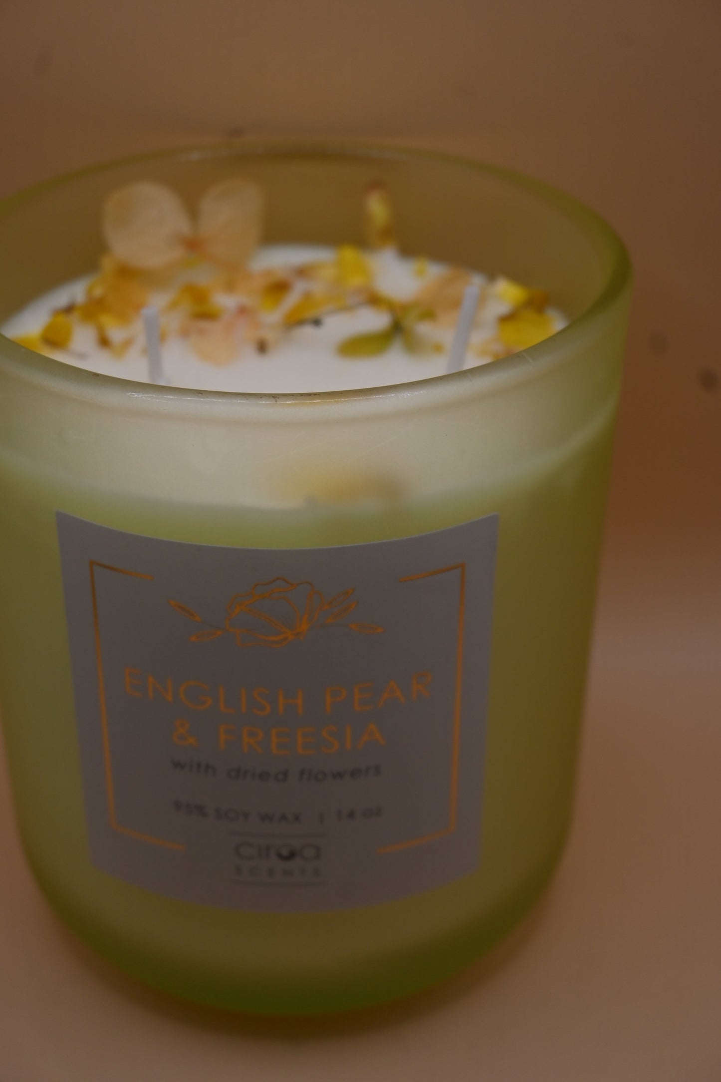 English Pear & Freesia Soy Candle with Dried Flowers- 9.6*11