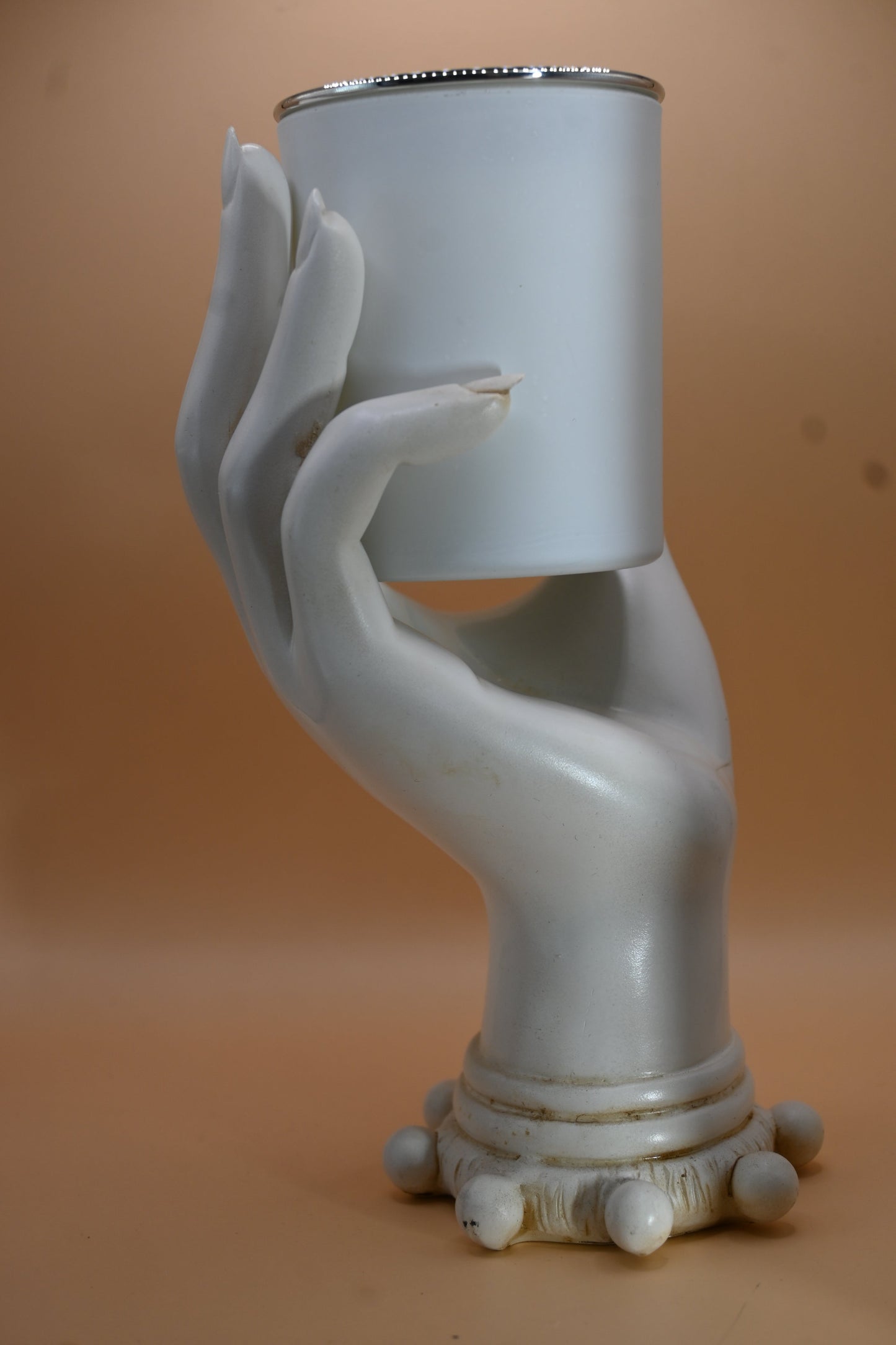 Elegant Hand-Formed Candle Holder 100G- White
