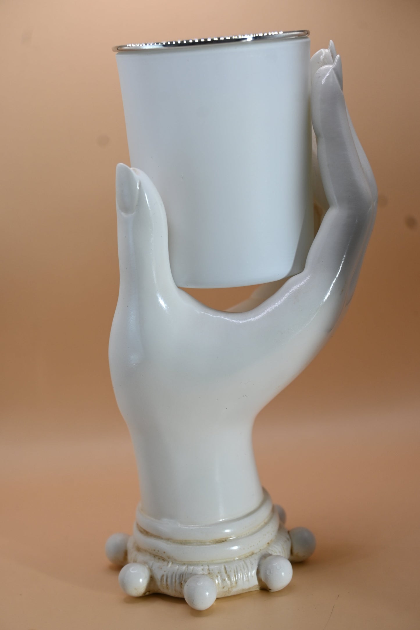 Elegant Hand-Formed Candle Holder 100G- White